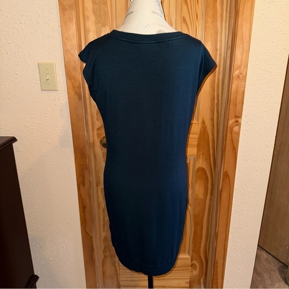 Athleta Beyond Soft Criss Cross Hem Cap Sleeve Dress Women’s Size Small - Picture 10 of 12